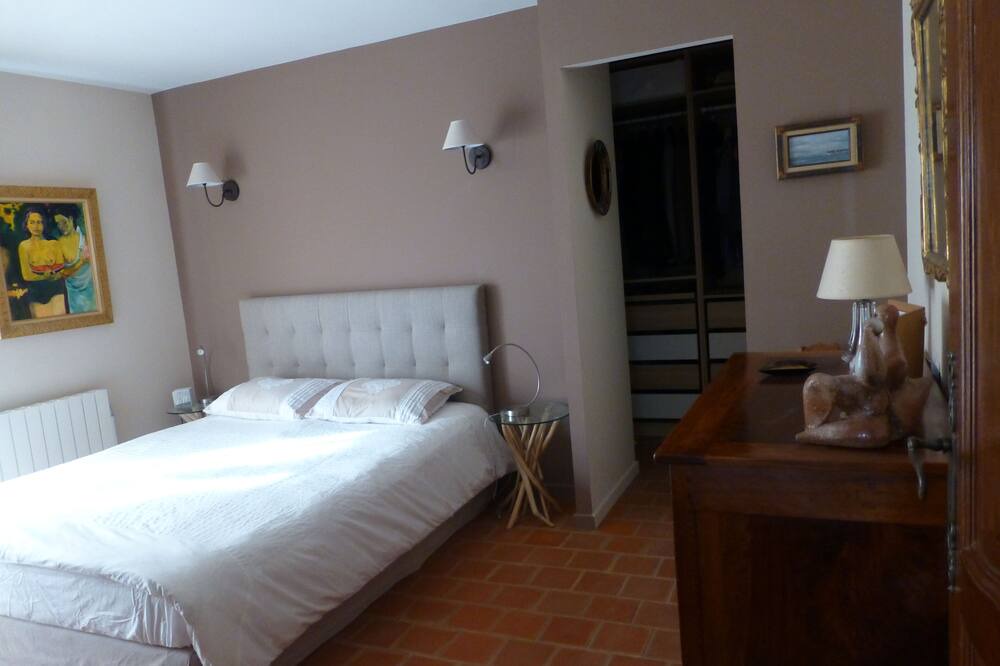 Photo of Bedroom in Eguilles