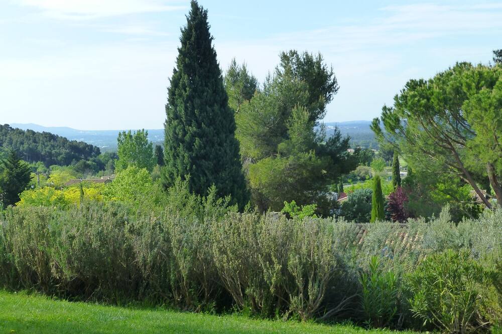 Photo of Outdoor in Eguilles