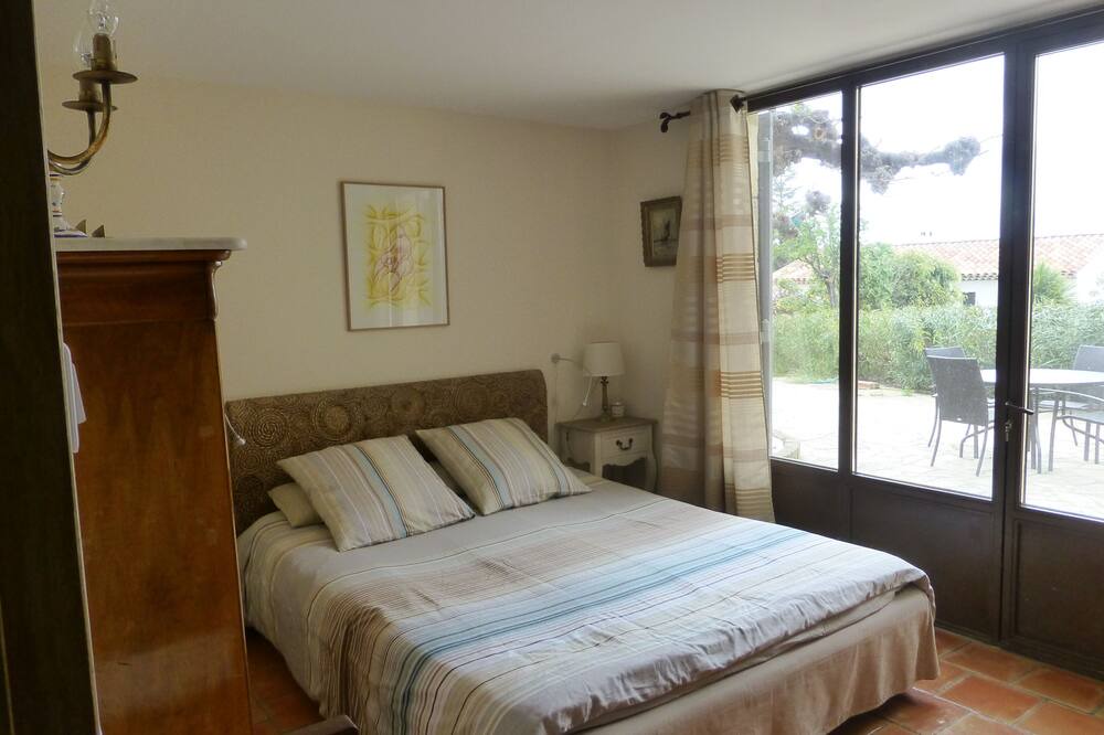 Photo of Bedroom in Eguilles