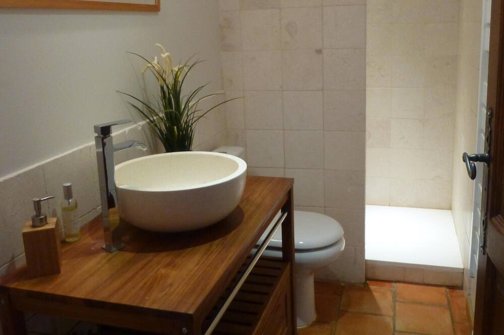 Photo of Bathroom in Eguilles