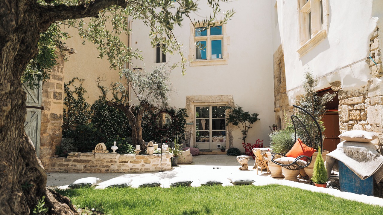 Photo of Patio Balcony in L'Isle-sur-la-Sorgue