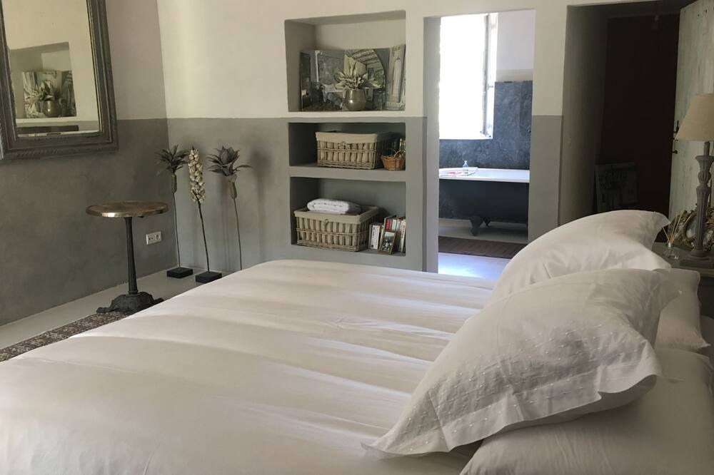 Photo of Bedroom in Bedarrides
