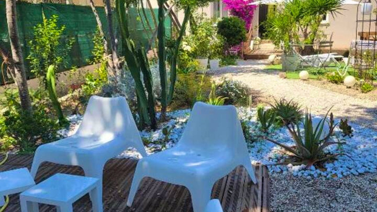 Photo of Patio Balcony in California - Pezou