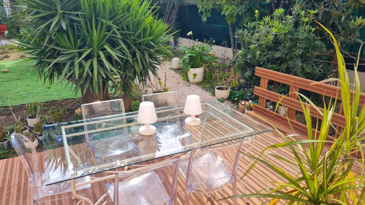 Photo of Outdoor in California - Pezou