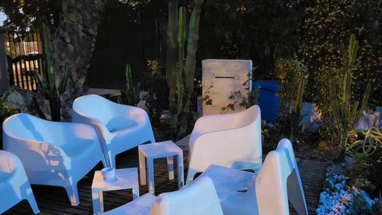 Photo of Outdoor in California - Pezou