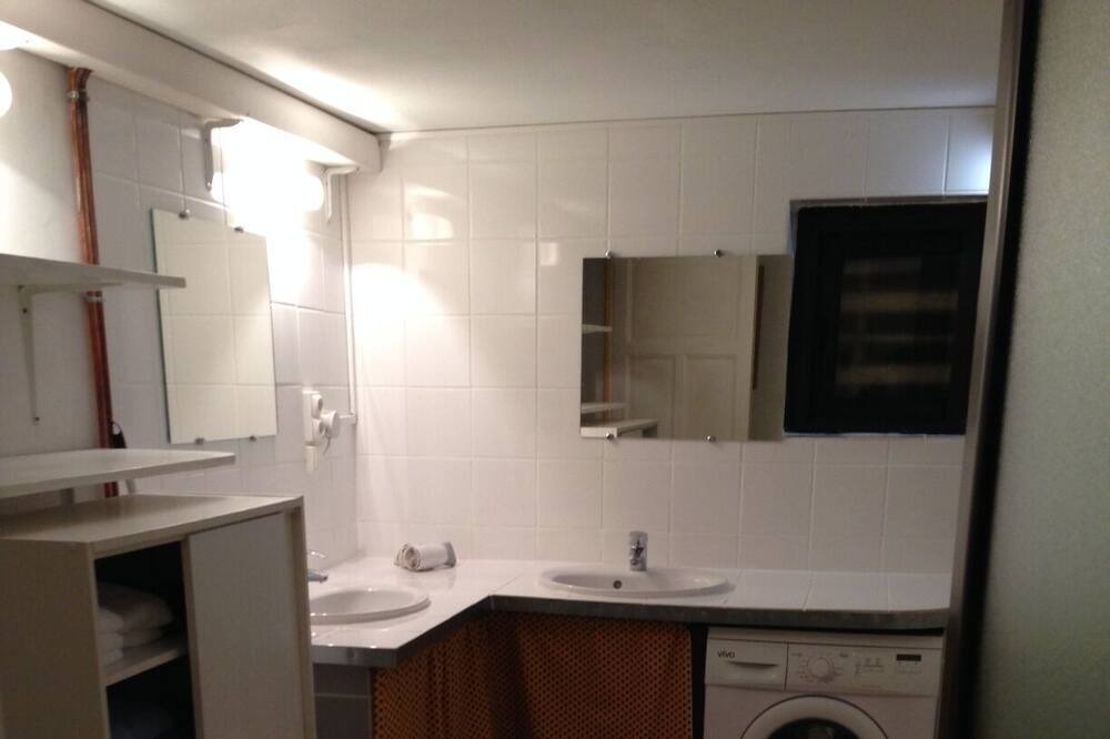Photo of Bathroom in Villeneuve-les-Avignon