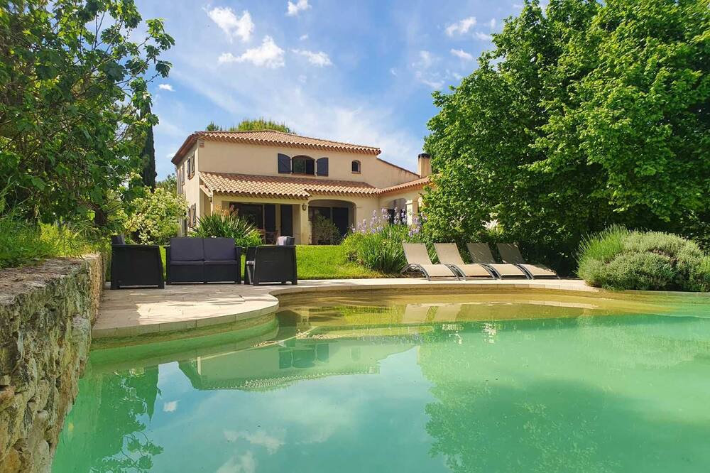 Photo of Outdoor in Eguilles