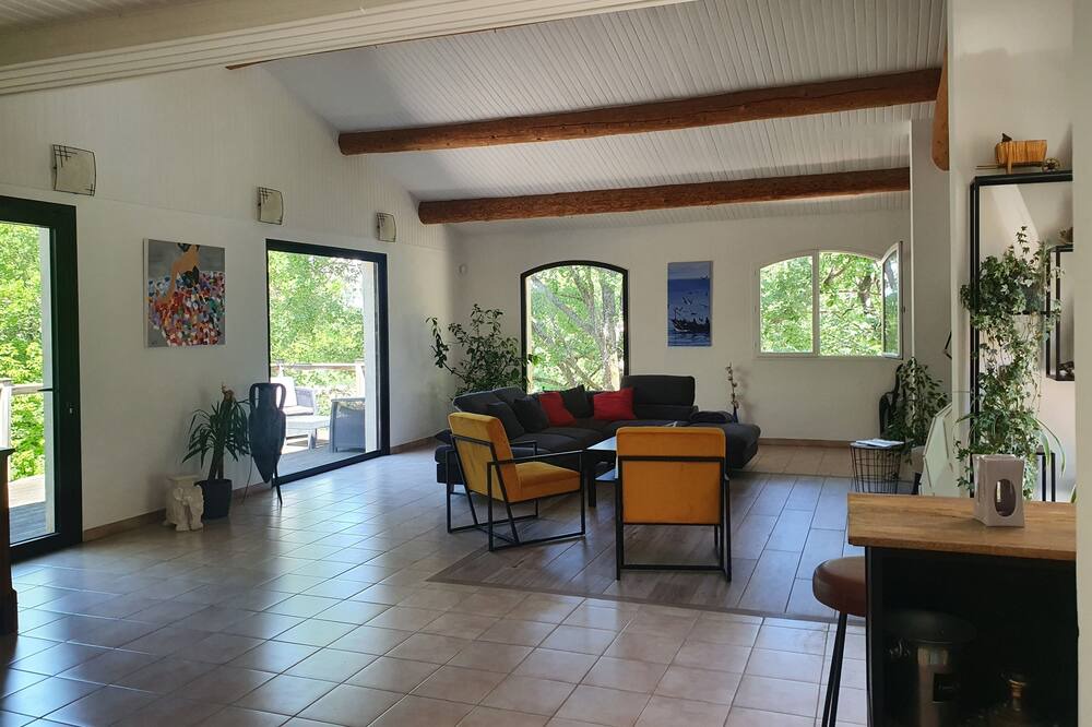 Photo of Livingroom in Eguilles