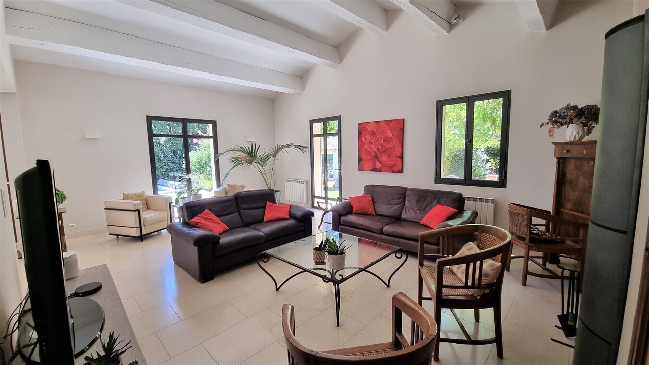 Photo of Livingroom in Saint-Marc-Jaumegarde