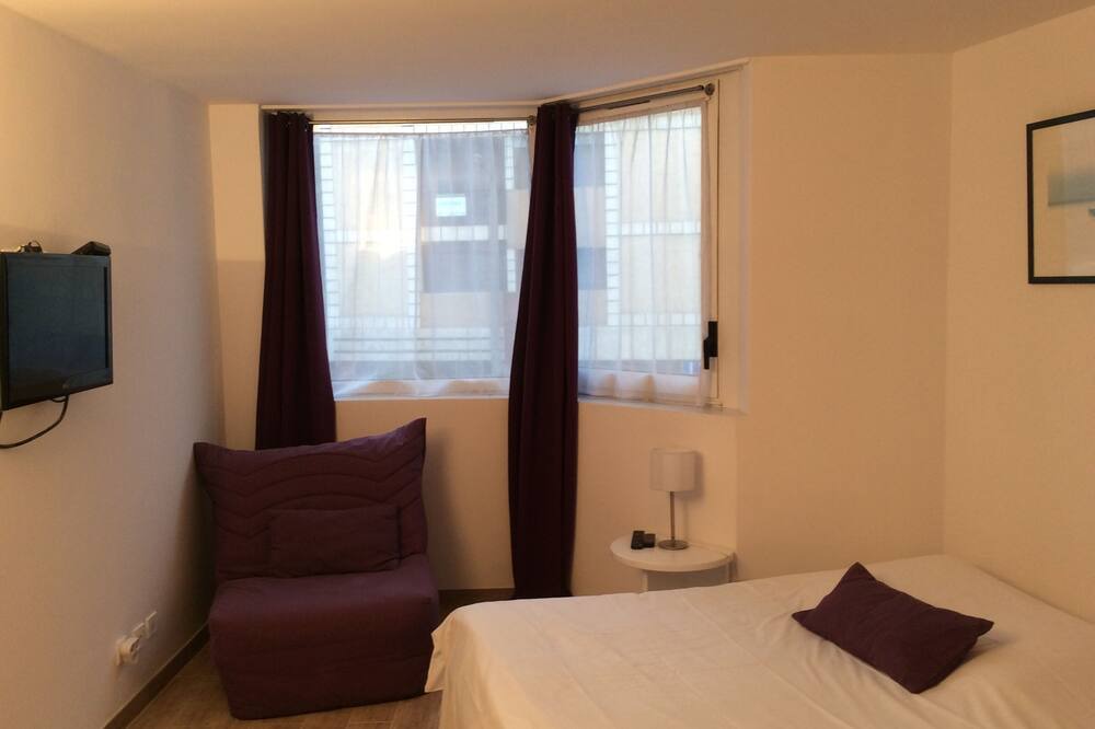 Photo of Bedroom in Cannes Old Town