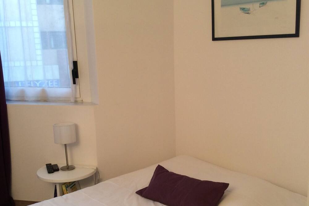 Photo of Bedroom in Cannes Old Town