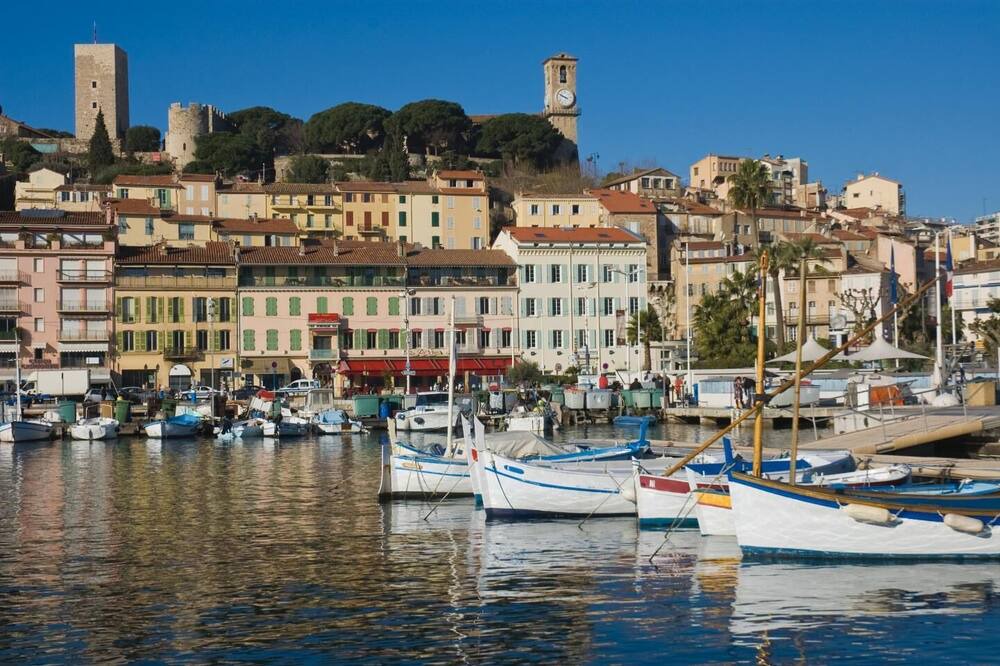 Photo of Others in Cannes Old Town