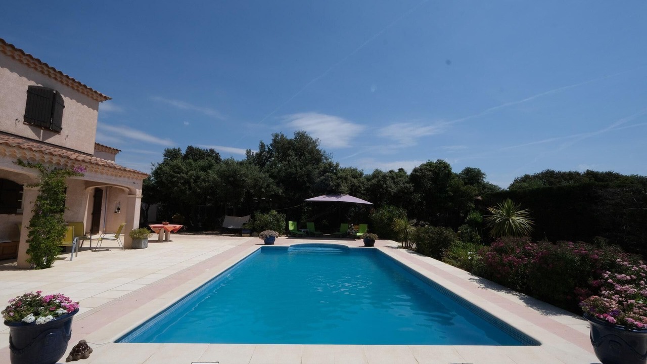 Photo of Outdoor in Aureille
