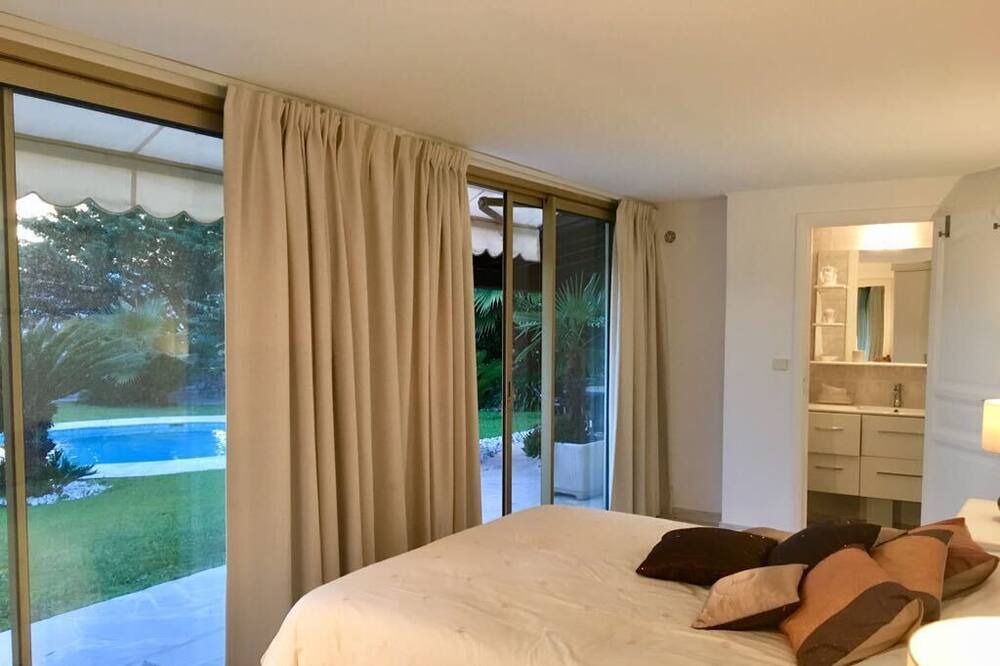 Photo of Bedroom in Le Cannet