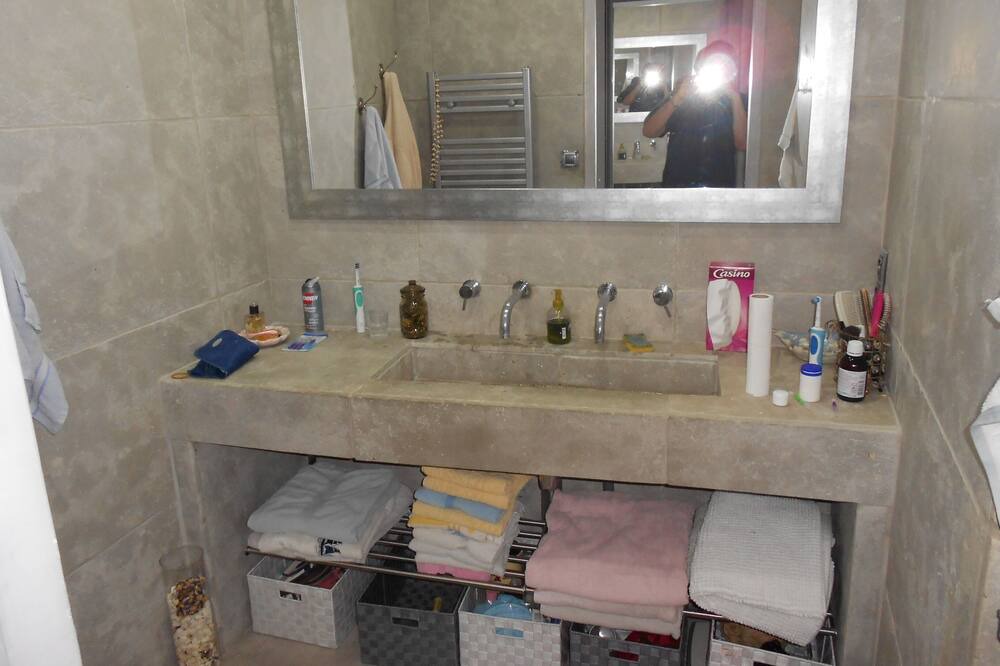 Photo of Bathroom in Saint-Victor