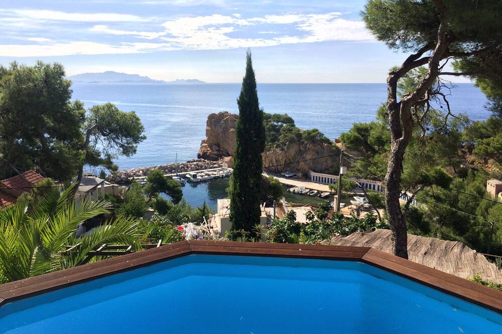 Photo of Outdoor in Ensues-la-Redonne