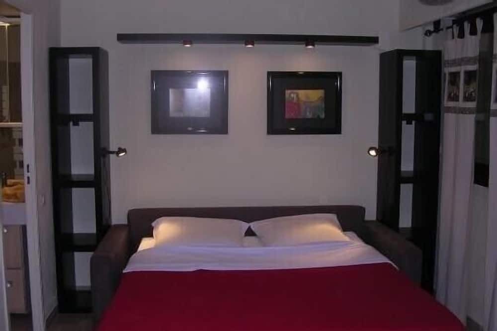 Photo of Bedroom in Mandelieu-la-Napoule Beach