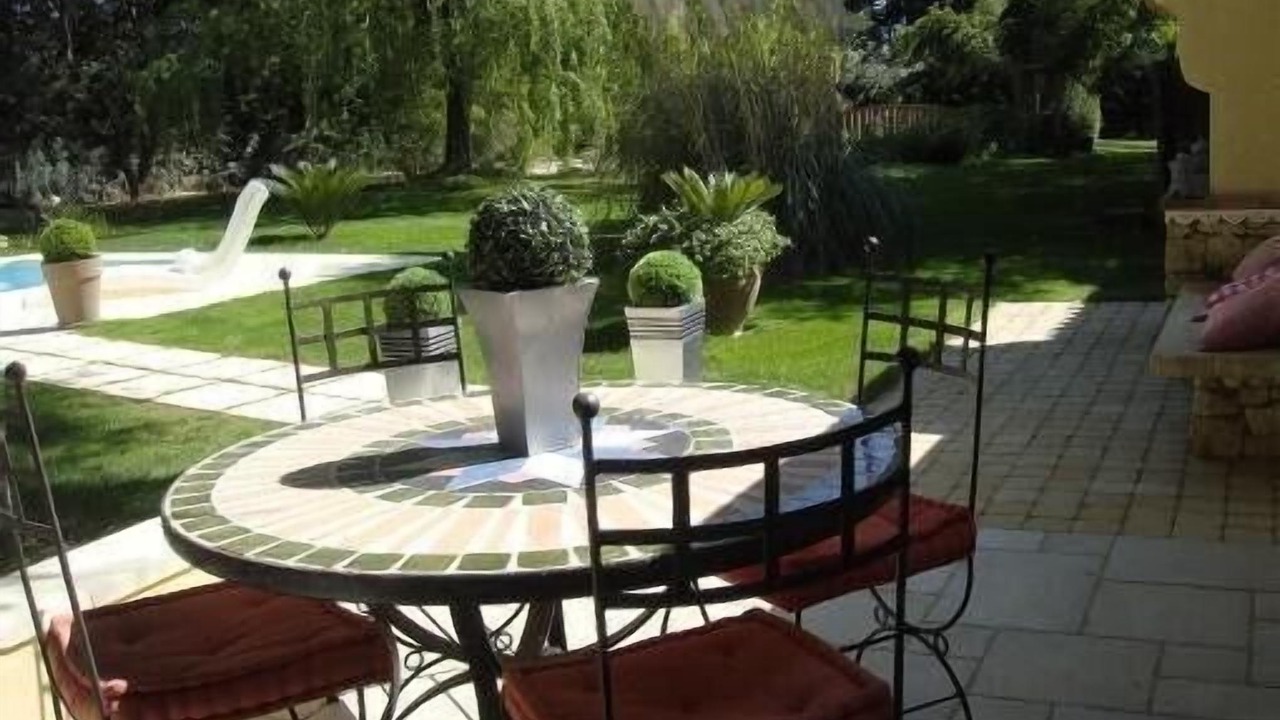 Photo of Outdoor in Caromb