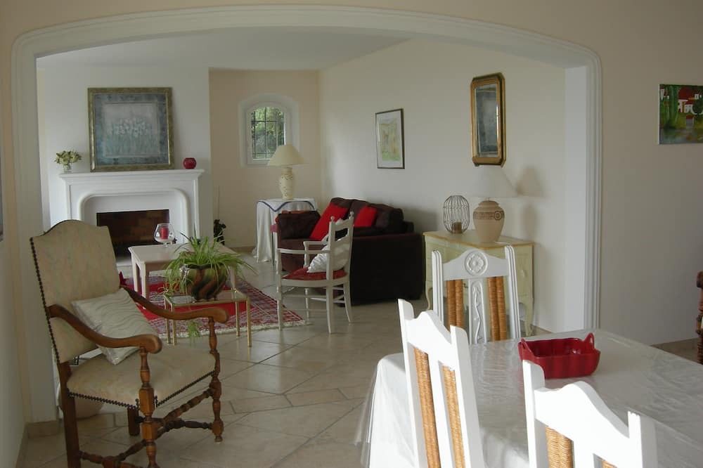 Photo of Livingroom in Speracedes