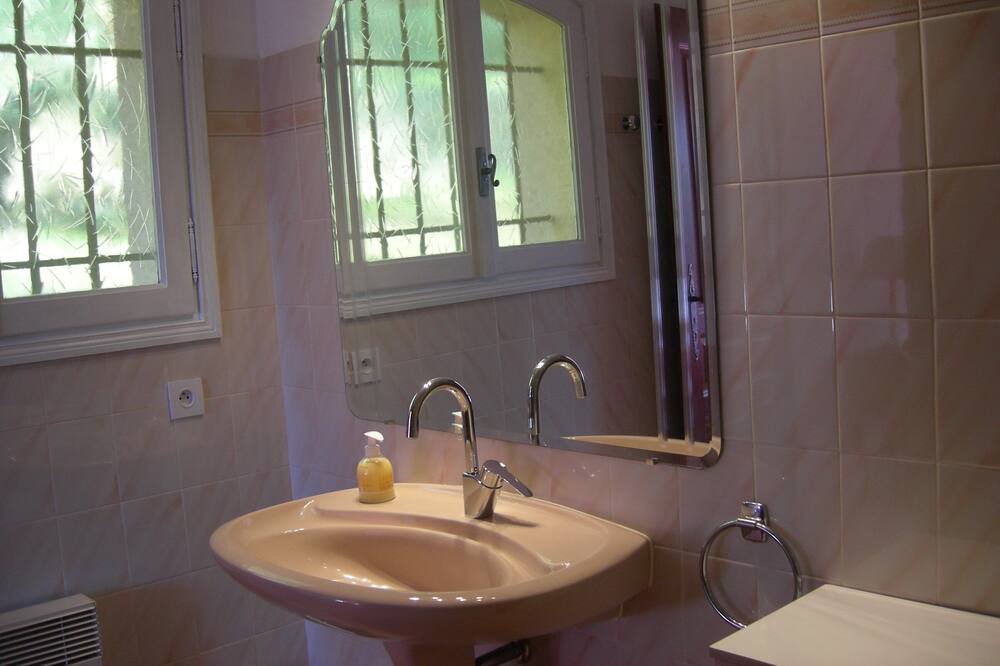 Photo of Bathroom in Le Tignet