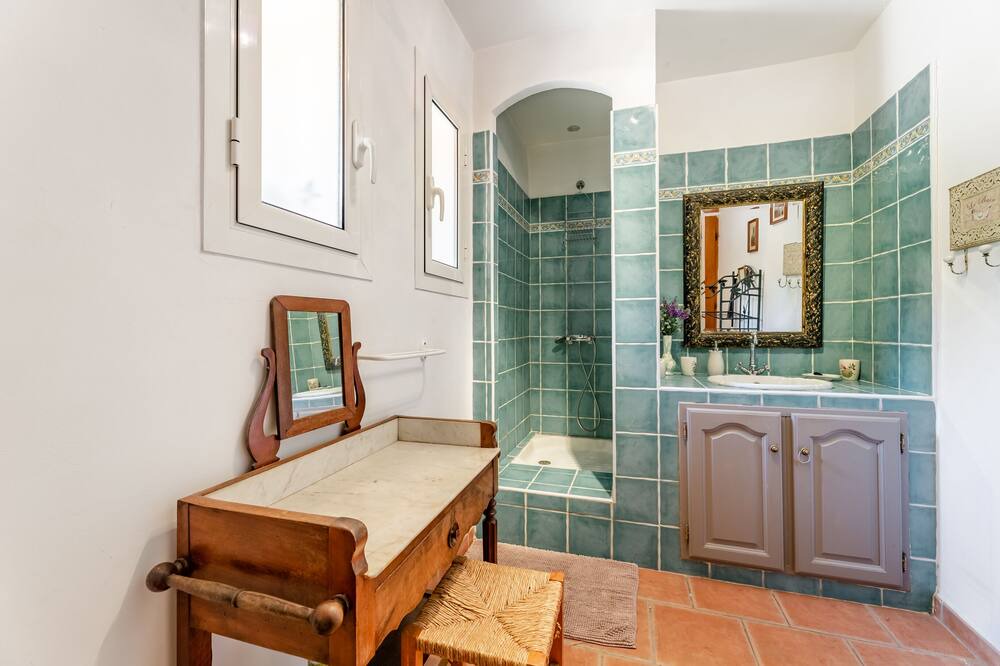 Photo of Bathroom in Le Beausset