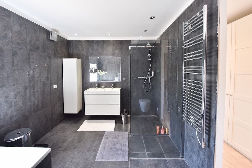 Photo of Bathroom in Biot
