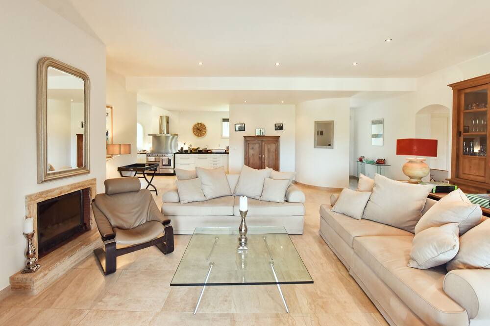 Photo of Livingroom in Biot