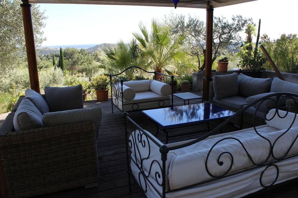 Photo of Patio Balcony in Les Baux-de-Provence