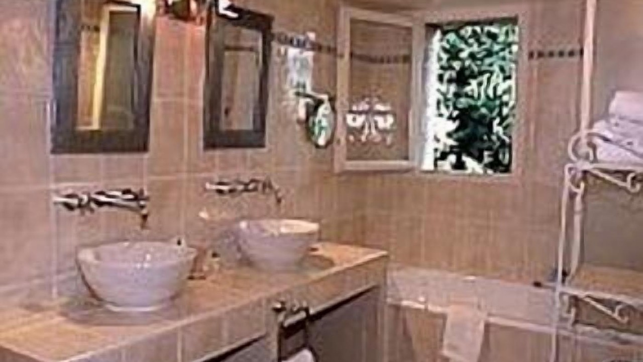 Photo of Bathroom in St.-Remy-de-Provence