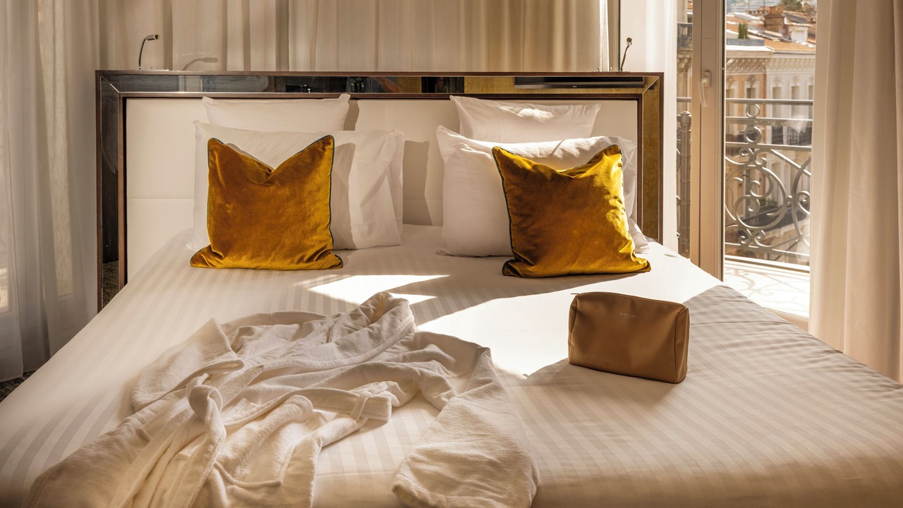 Photo of Bedroom in Cannes City Centre