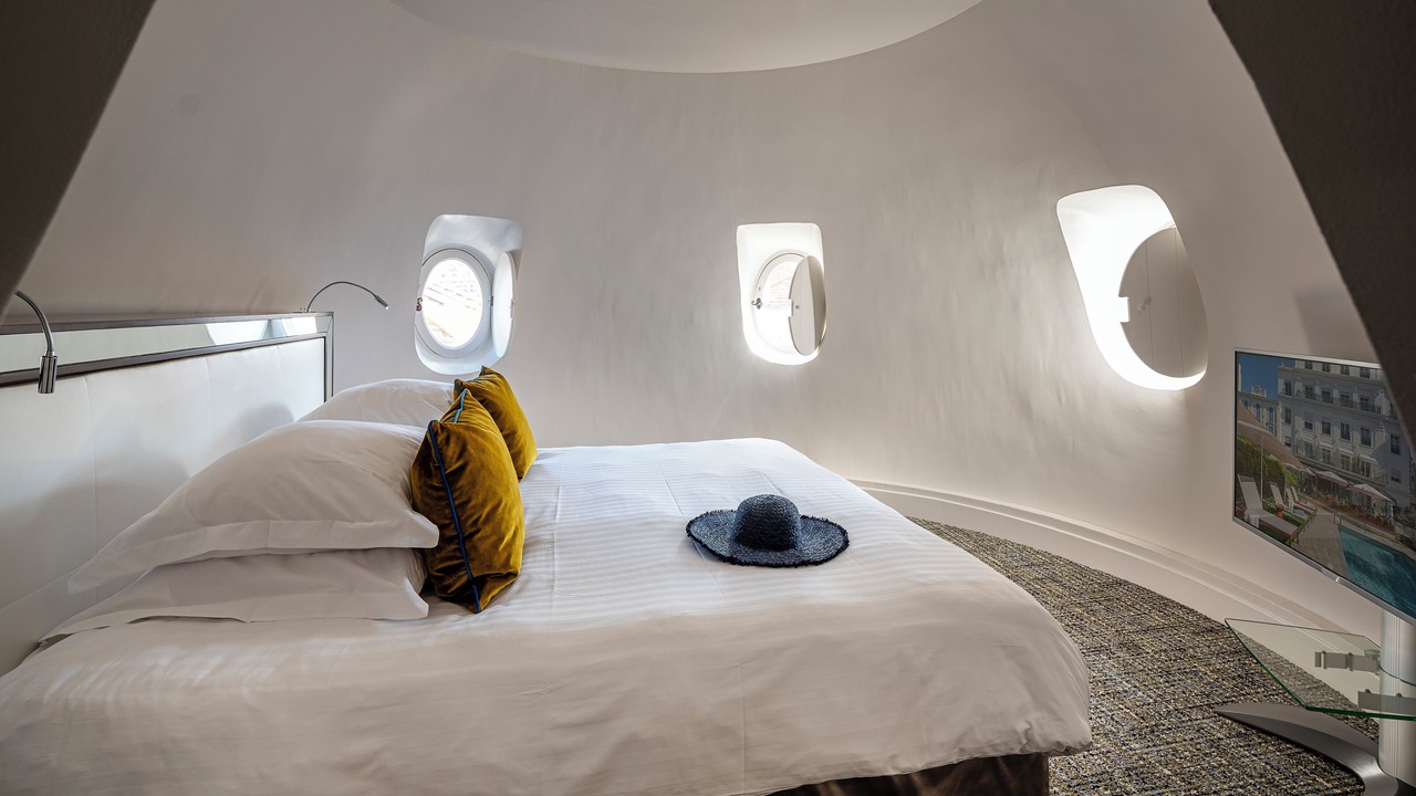 Photo of Bedroom in Cannes City Centre