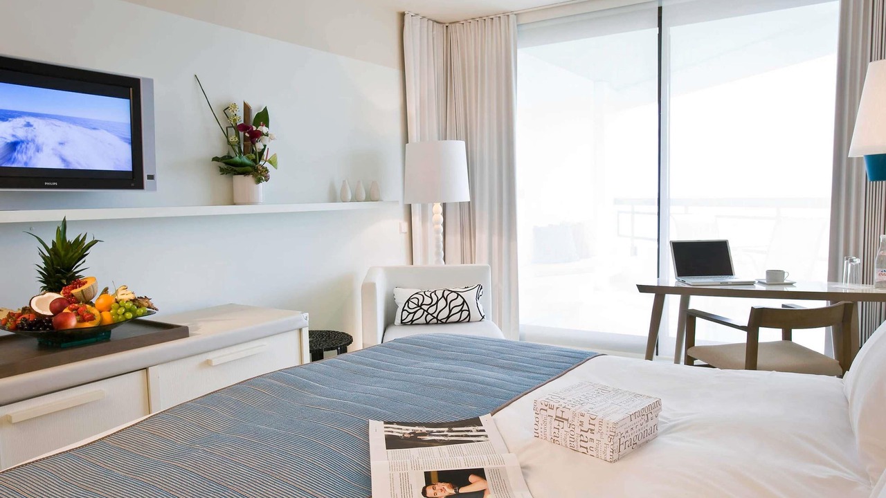 Photo of Bedroom in Mandelieu-la-Napoule Beach