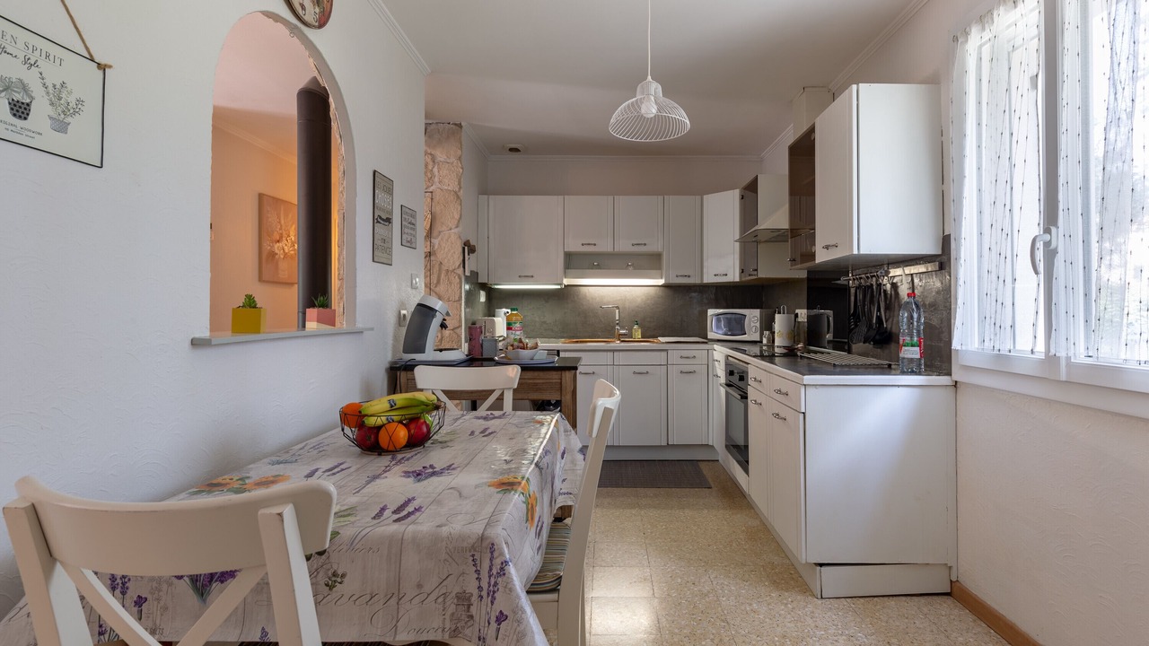 Photo of Kitchen in Mazan