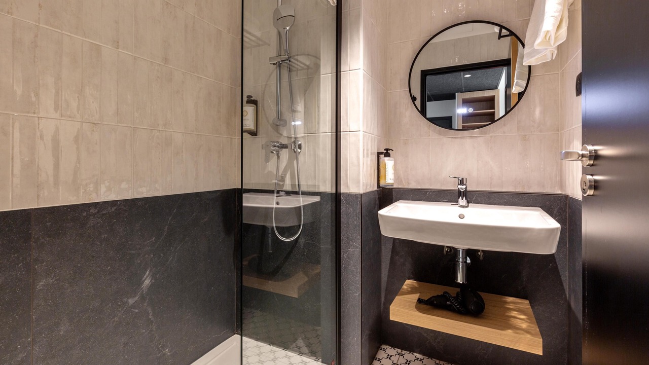 Photo of Bathroom in Aubagne