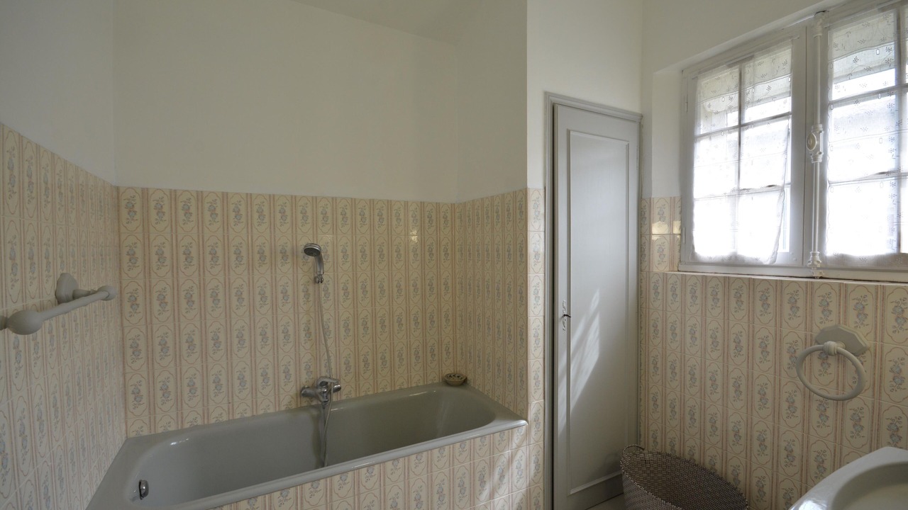 Photo of Bathroom in L'Isle-sur-la-Sorgue