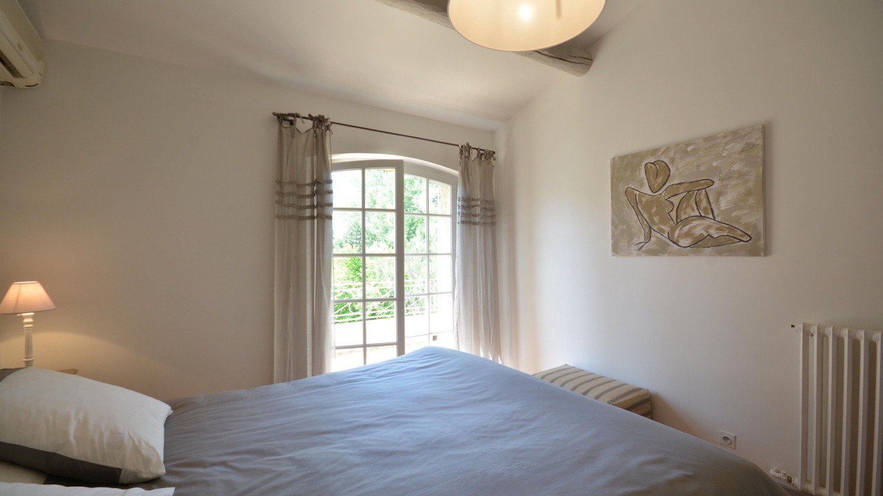 Photo of Bedroom in L'Isle-sur-la-Sorgue