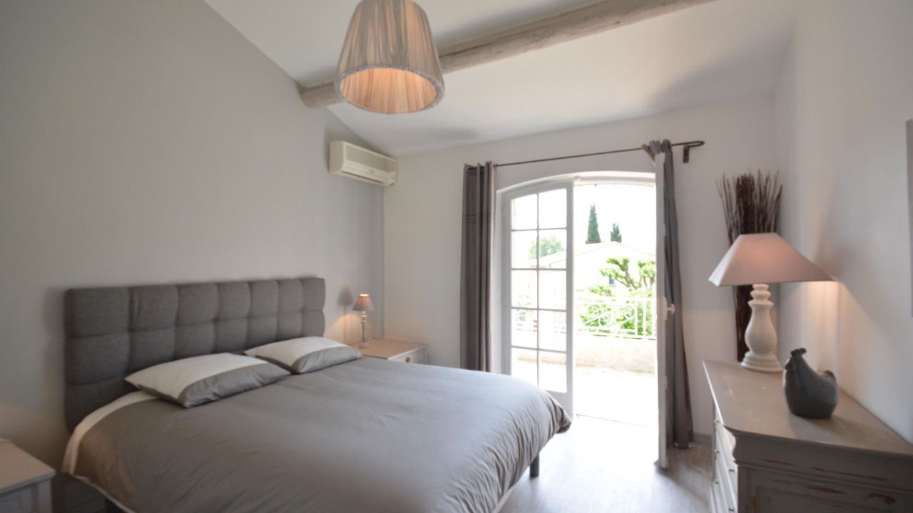 Photo of Bedroom in L'Isle-sur-la-Sorgue