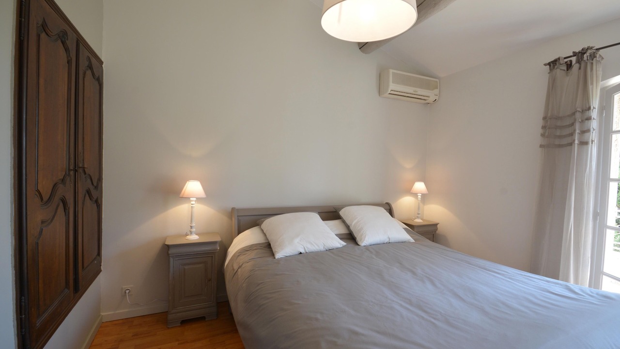 Photo of Bedroom in L'Isle-sur-la-Sorgue