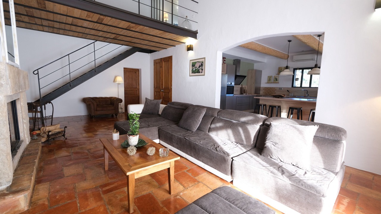 Photo of Livingroom in Aureille