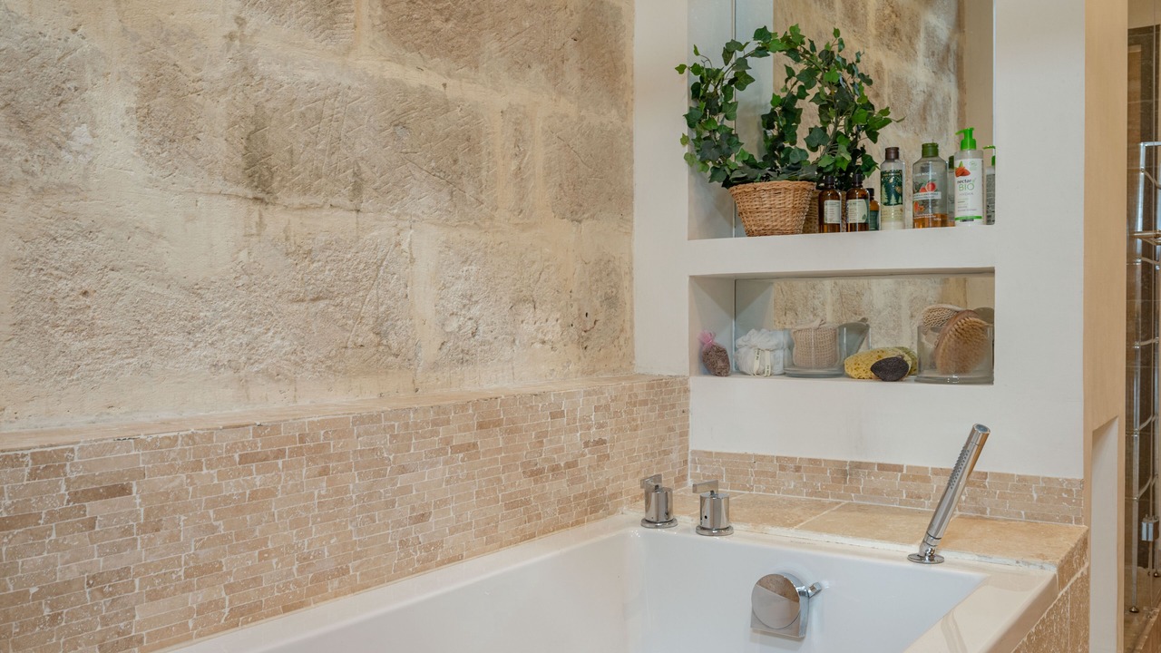 Photo of Bathroom in Avignon City Centre