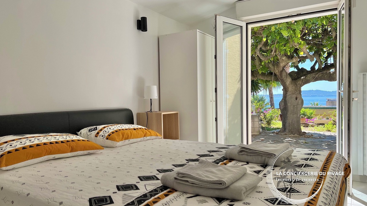Photo of Bedroom in Carqueiranne