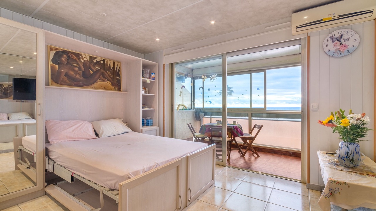 Photo of Bedroom in Saint-Laurent-du-Var