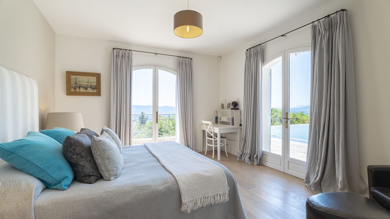 Photo of Bedroom in Mouans-Sartoux