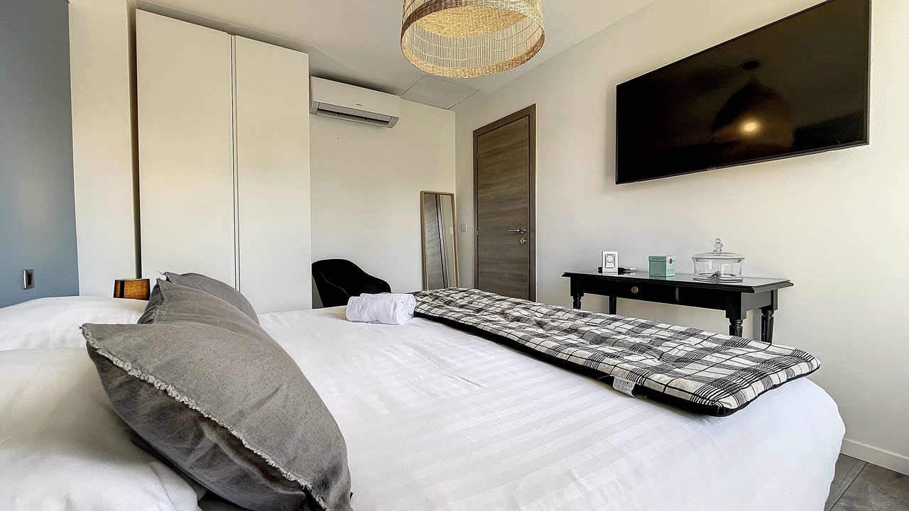 Photo of Bedroom in Mandelieu-La-Napoule