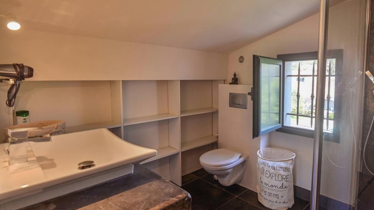 Photo of Bathroom in Pegomas