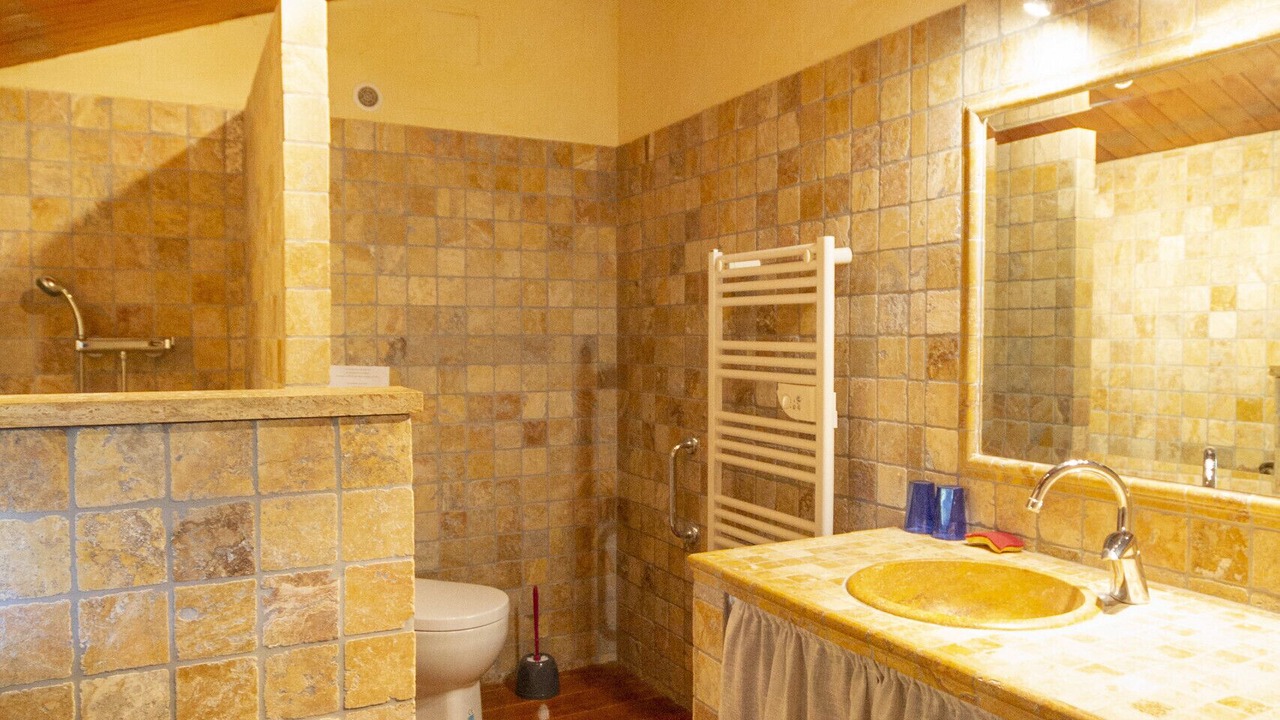 Photo of Bathroom in Tresques