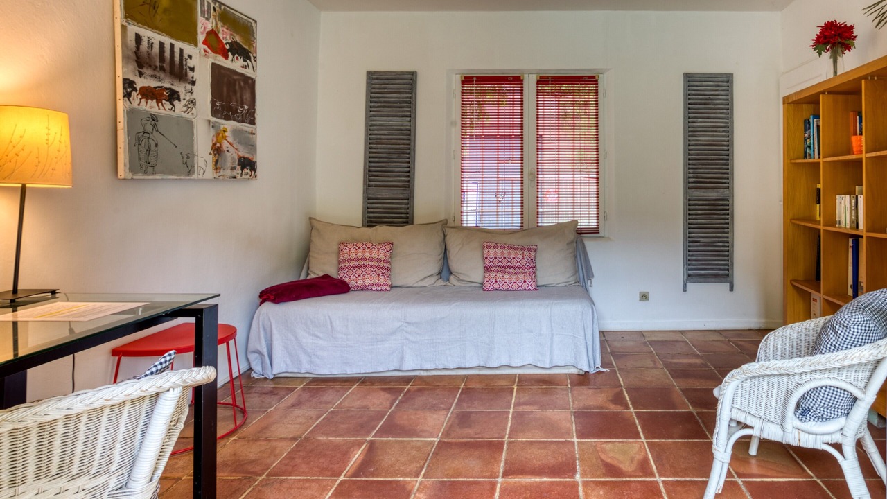 Photo of Livingroom in Aiguerelles