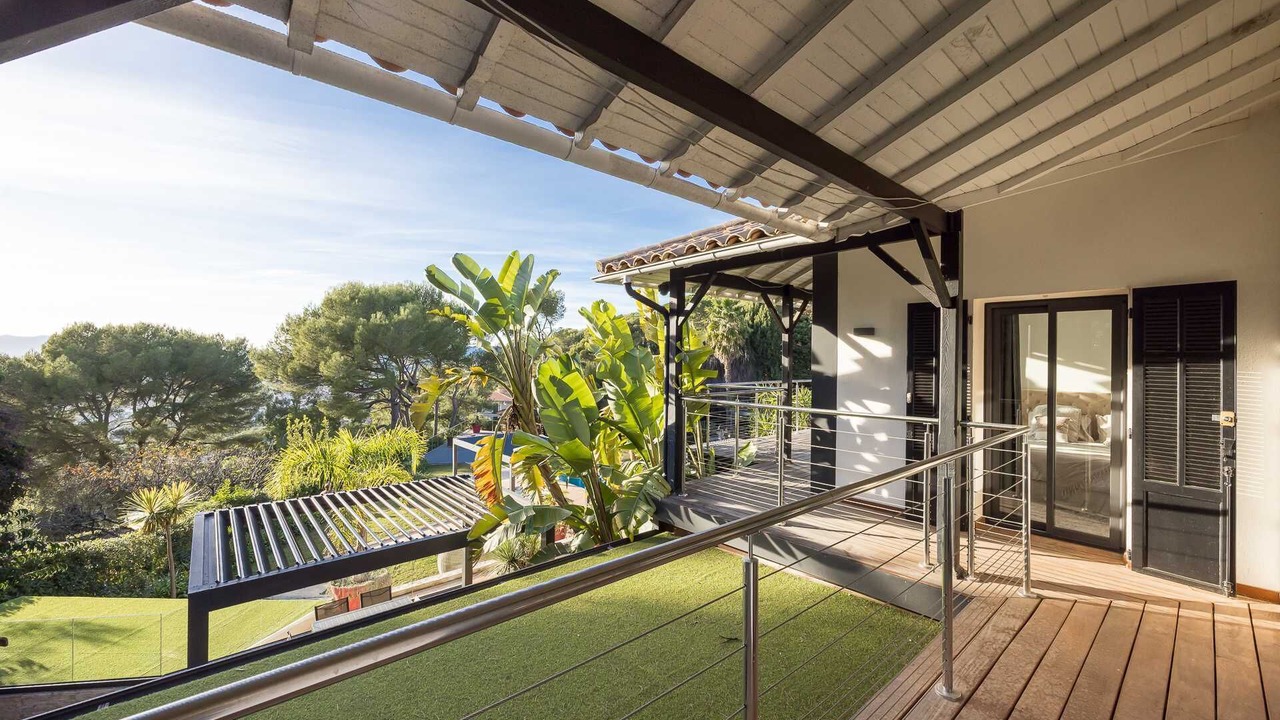 Photo of Patio Balcony in California - Pezou