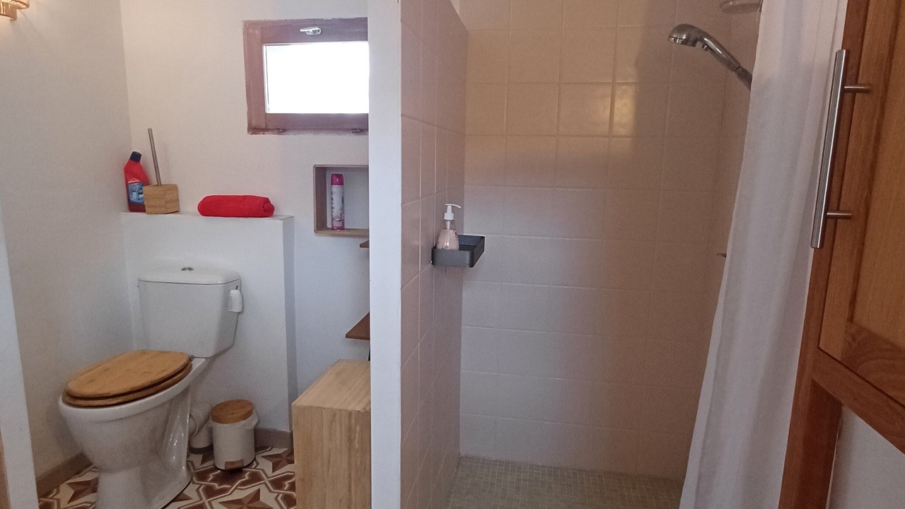 Photo of Bathroom in Lourmarin