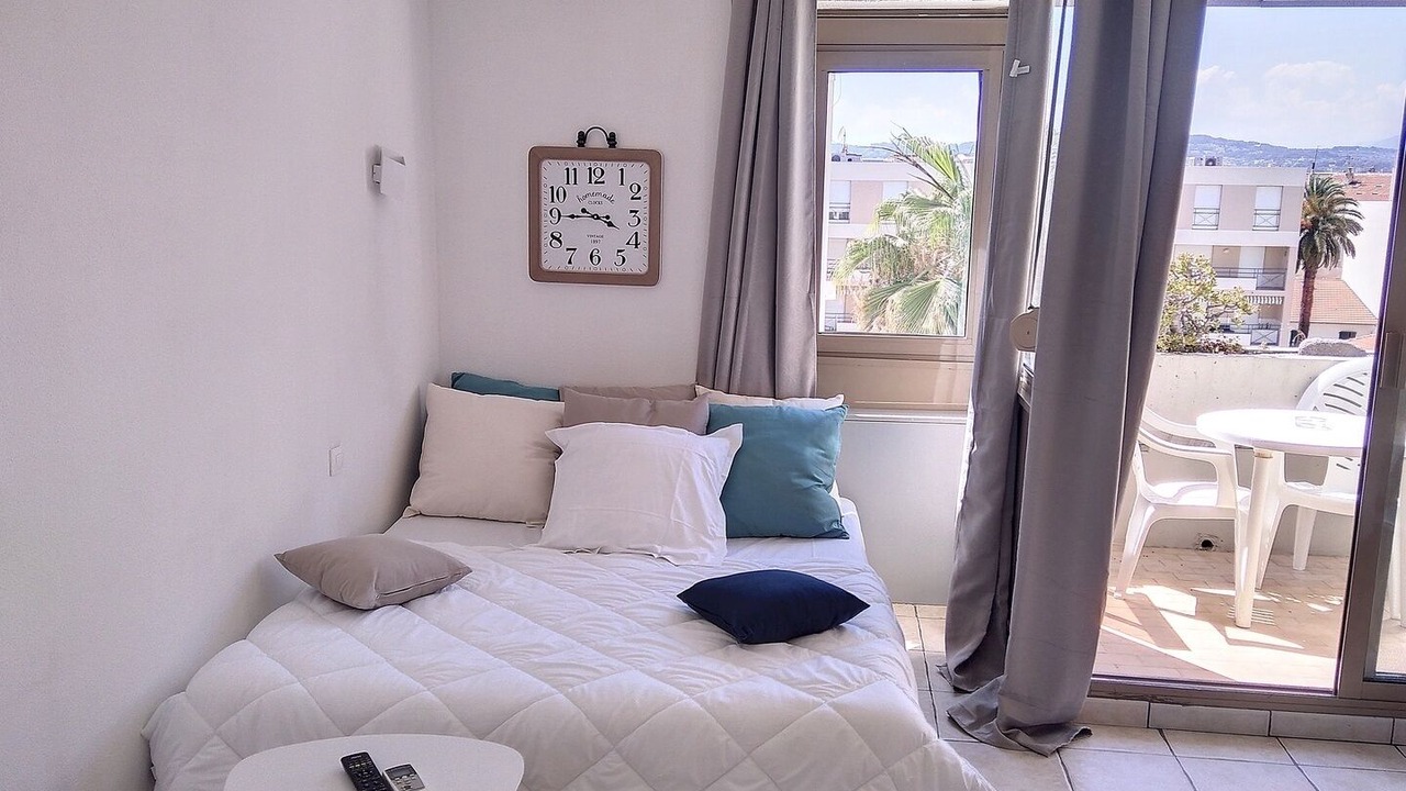 Photo of Bedroom in Juan-les-Pins